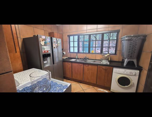 4 BEDROOM HOUSE FOR SALE IN CASHAN